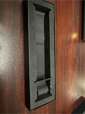 Metallic Black Stainless Steel Magnetic Apple Watch Band